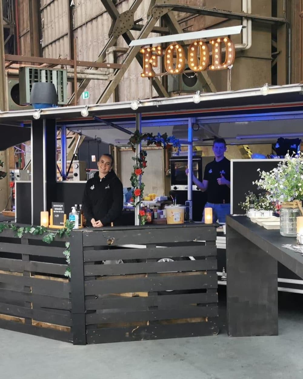 Foodtruck van Catering De Dom tijdens een evenement